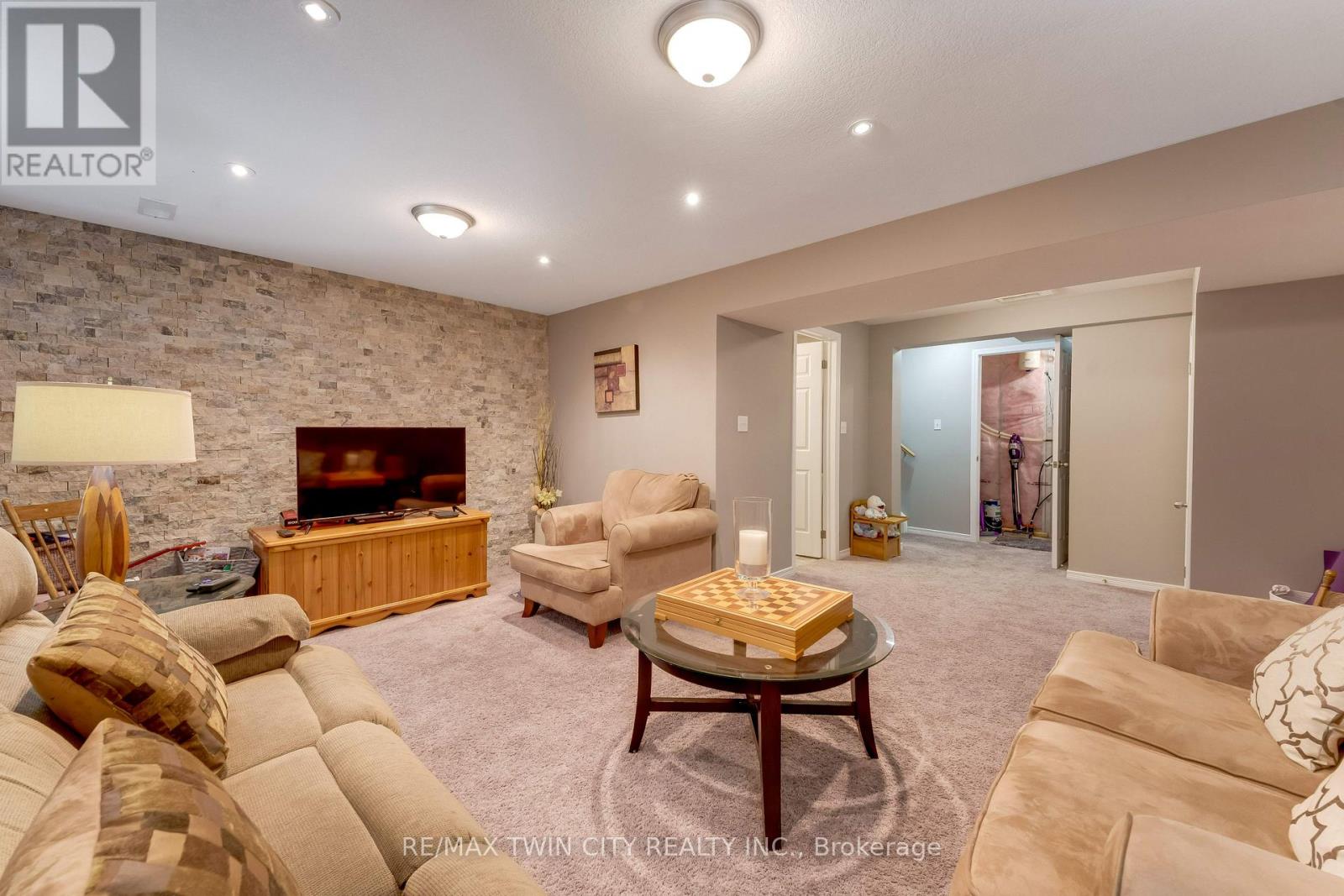 168 MAITLAND STREET - 32