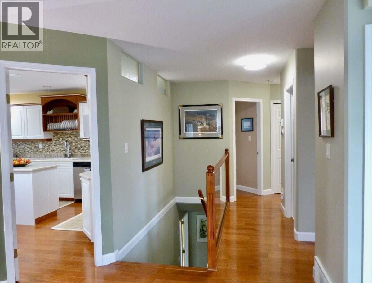 2379 MCTAVISH ROAD - 34