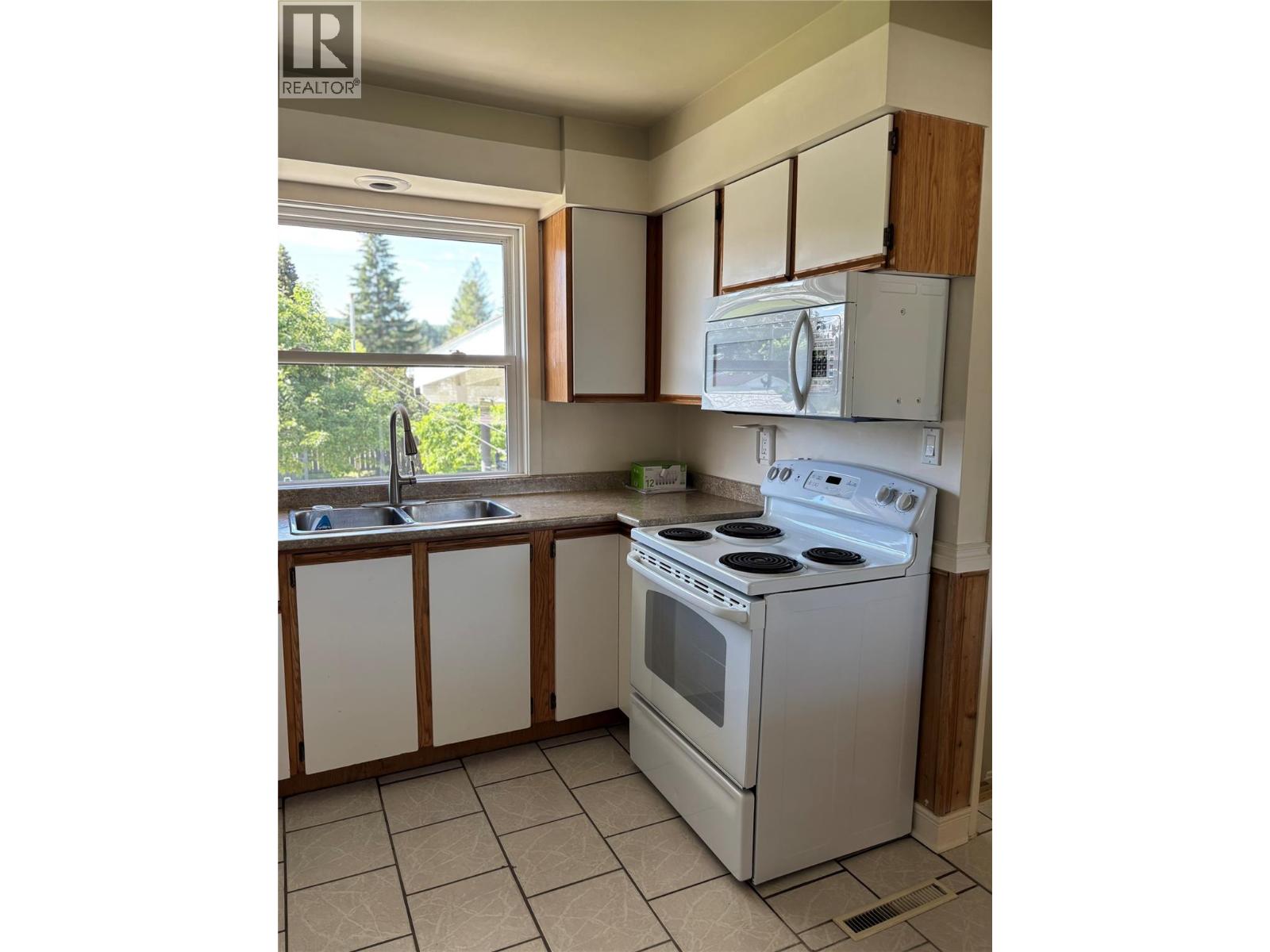 1201 6th Street - Image 3