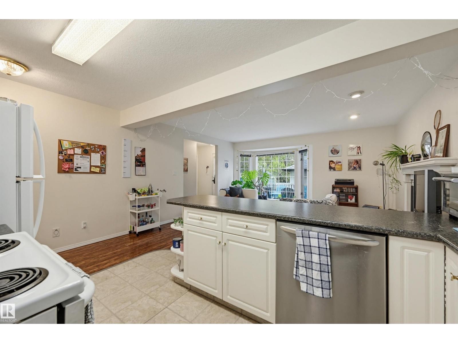 11107 UNIVERSITY AV NW - 9