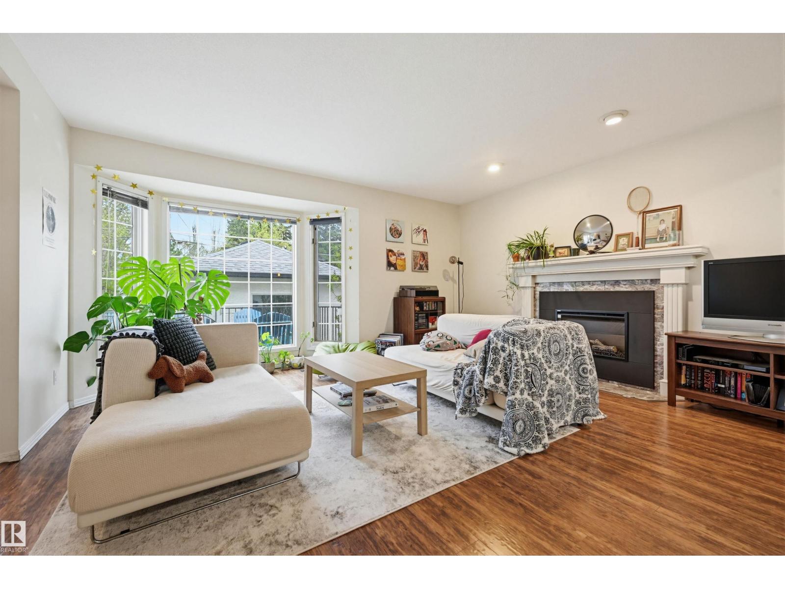 11107 UNIVERSITY AV NW - 4