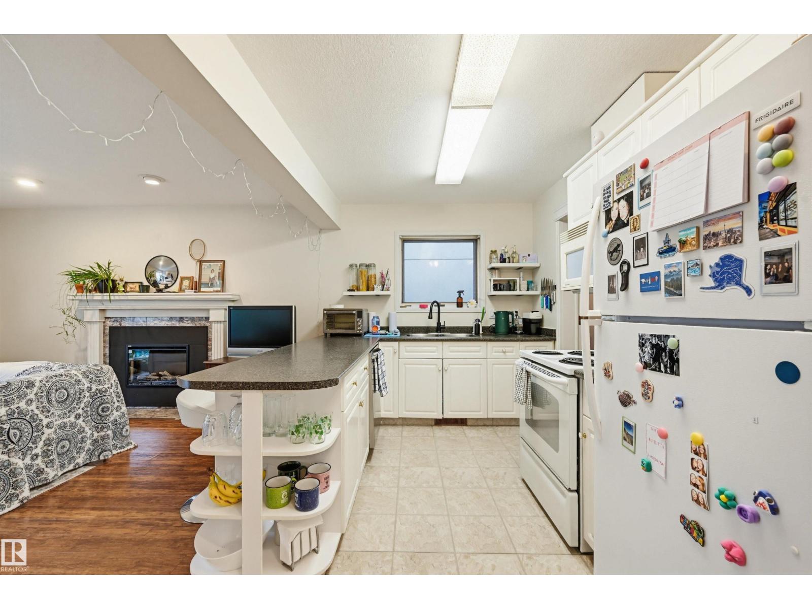 11107 UNIVERSITY AV NW - 8
