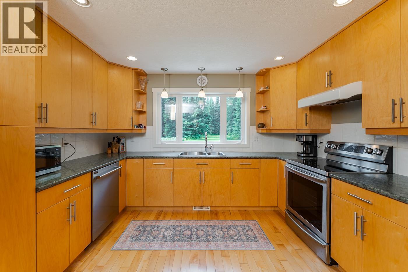 8905 CHRISTINA ROAD - 12