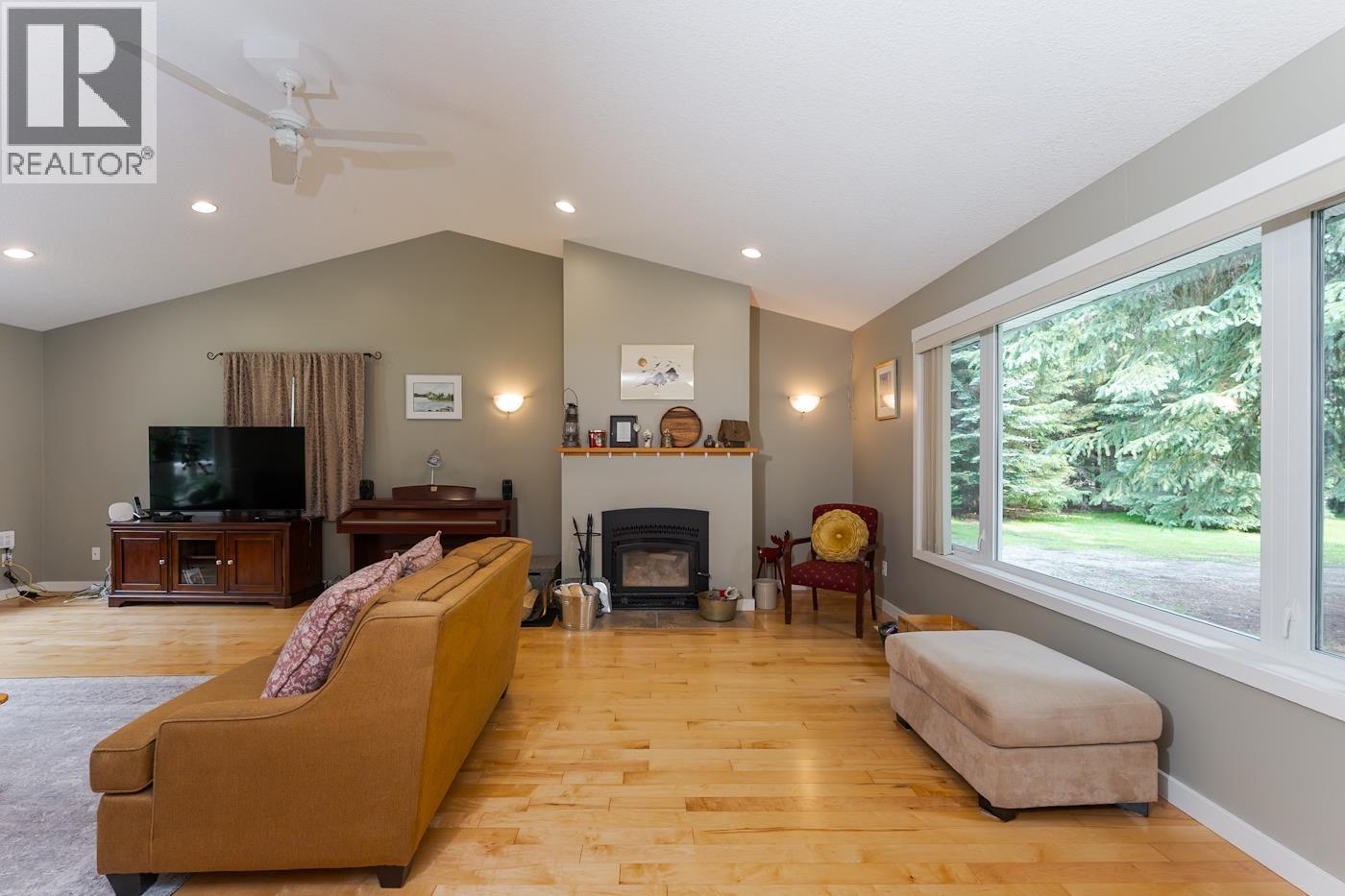 8905 CHRISTINA ROAD - 5