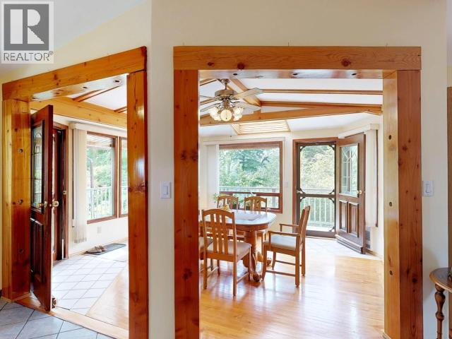 9573 LARSON ROAD - Image 9