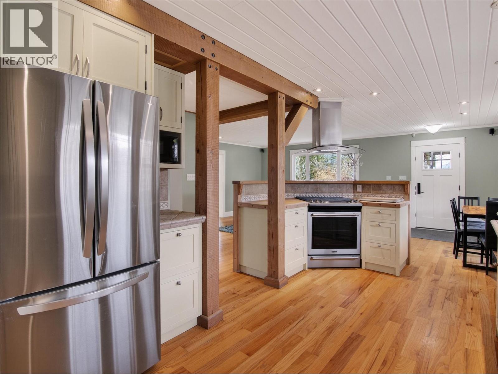 410 Upper Bench Road N - 19