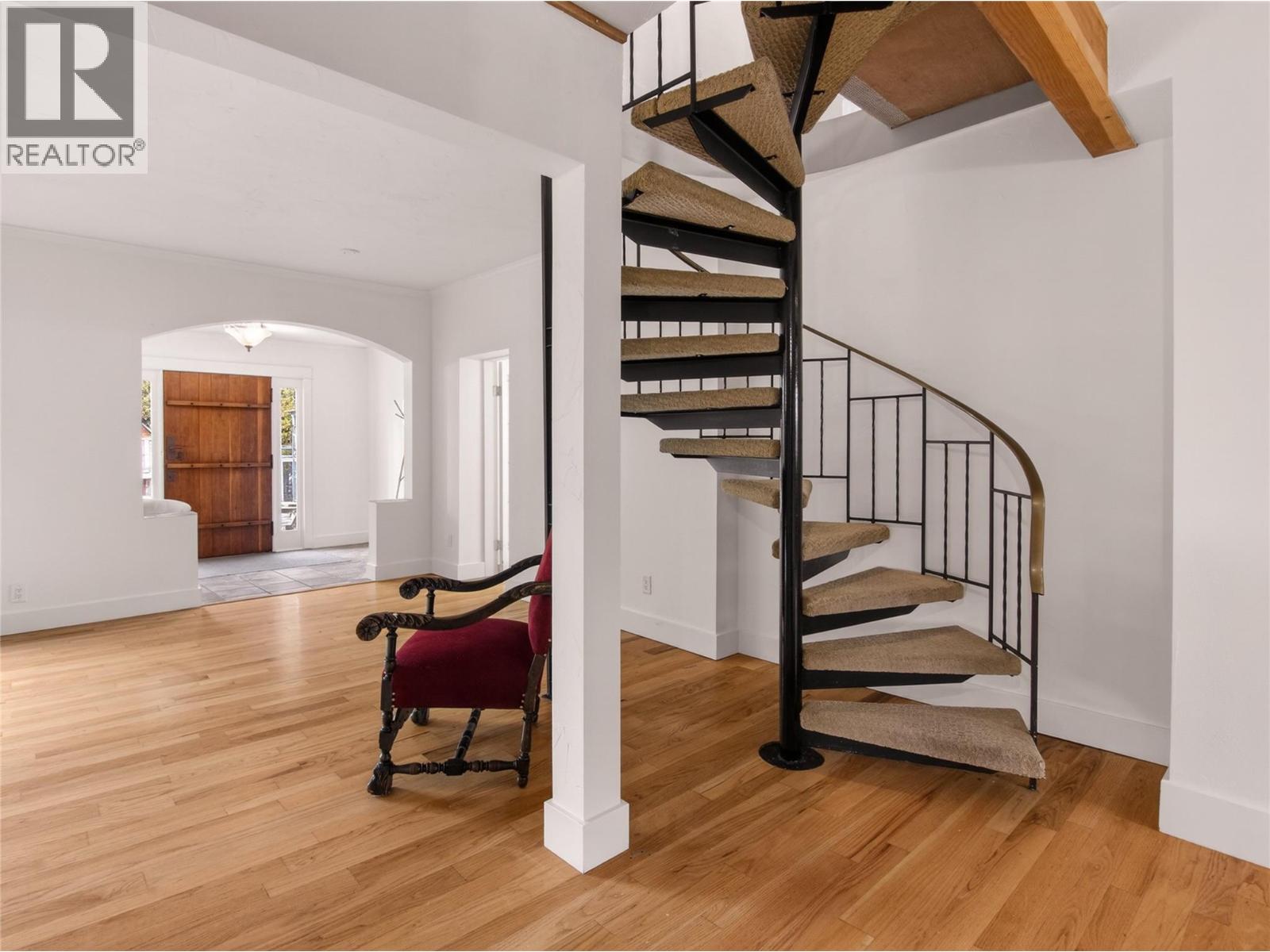410 Upper Bench Road N - 8