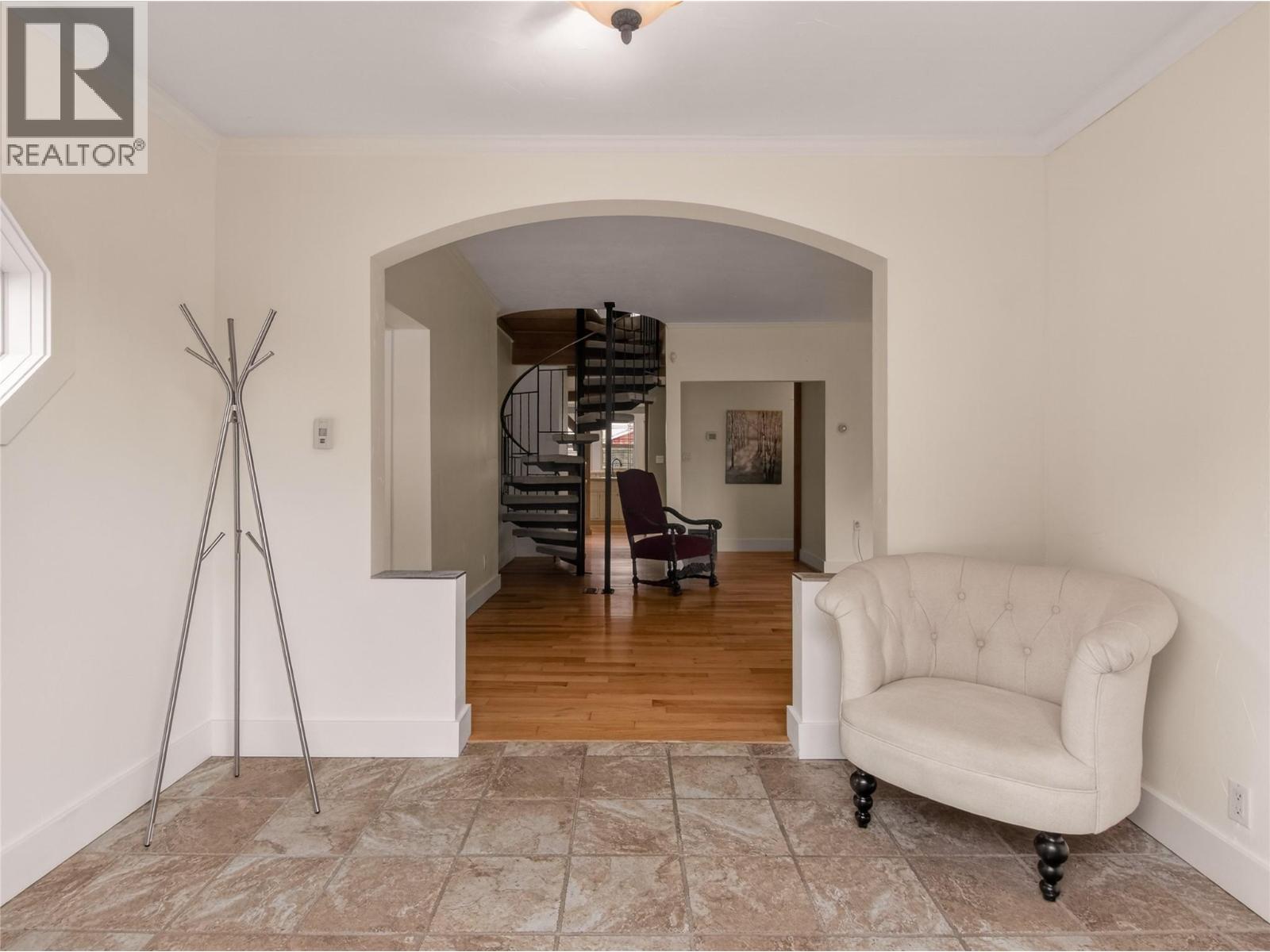 410 Upper Bench Road N - 5