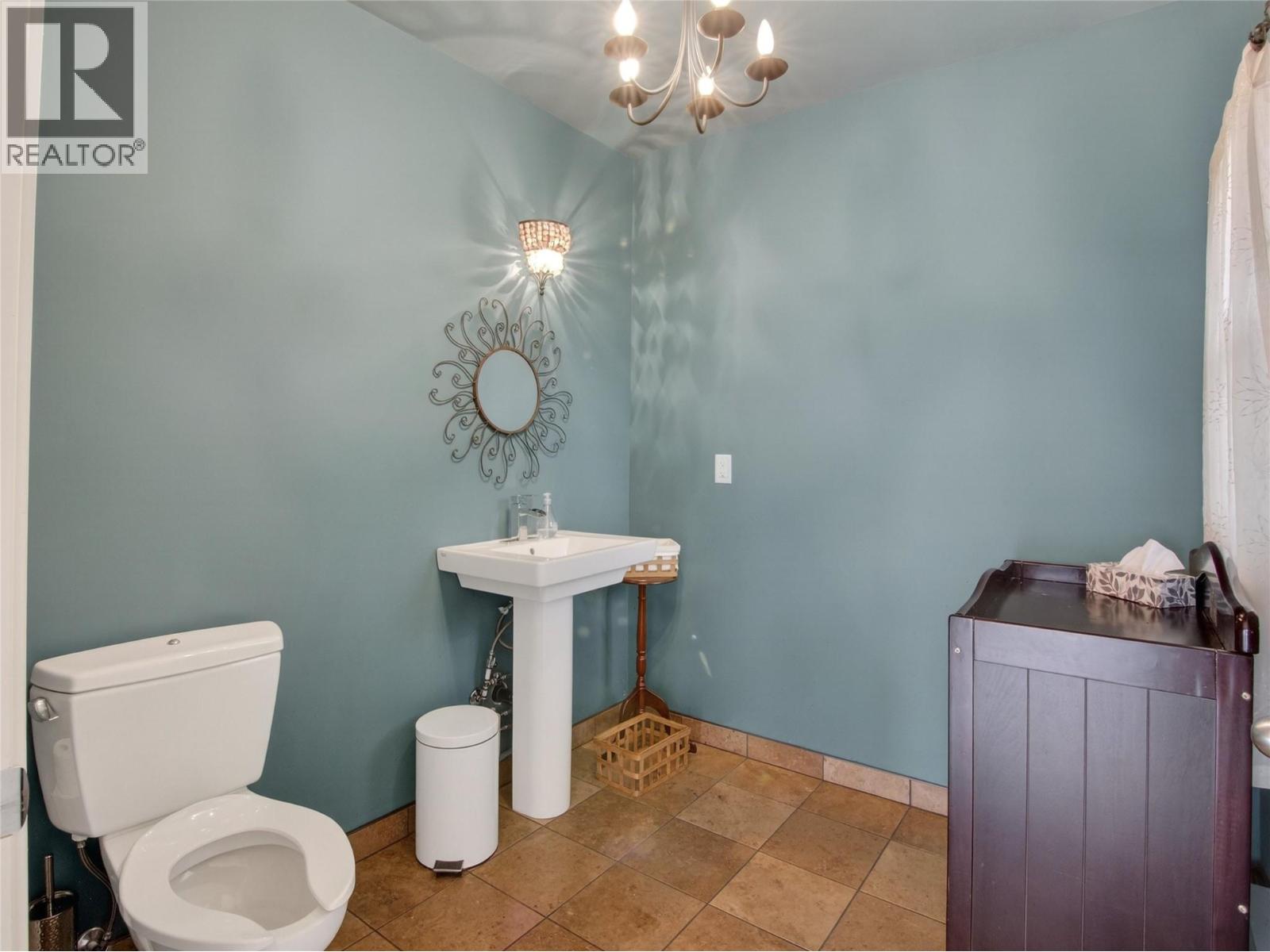 410 Upper Bench Road N - 55