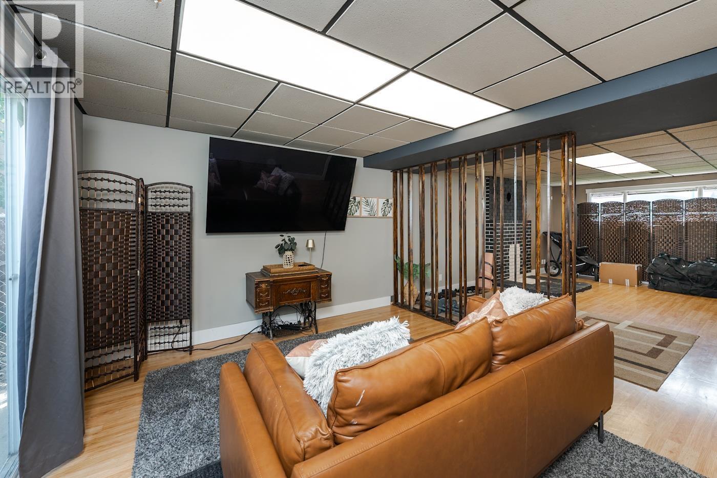 276 MORAN CRESCENT - 29
