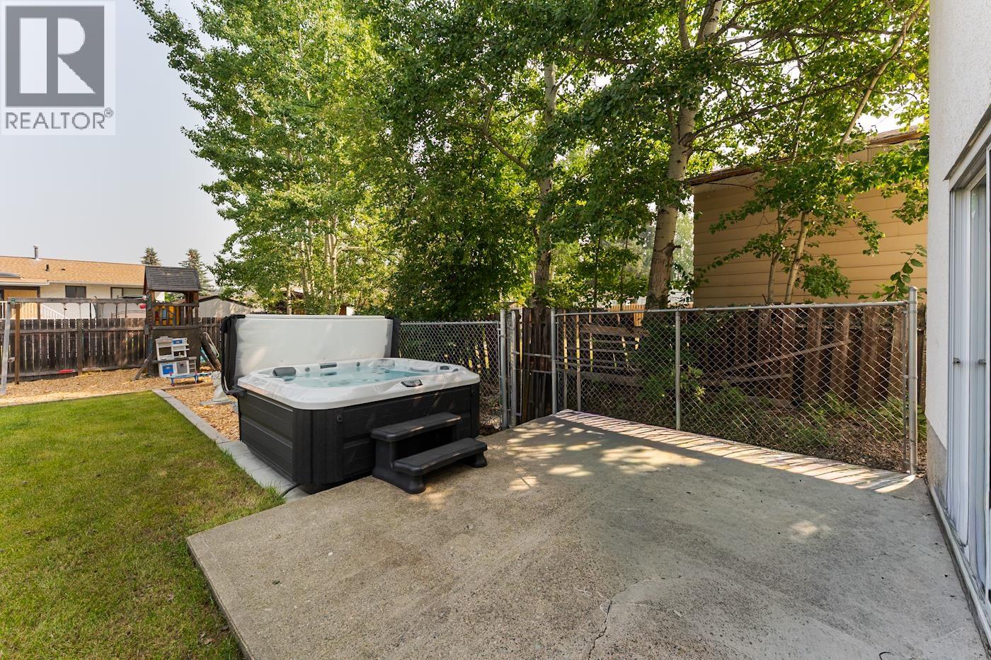 276 MORAN CRESCENT - 38
