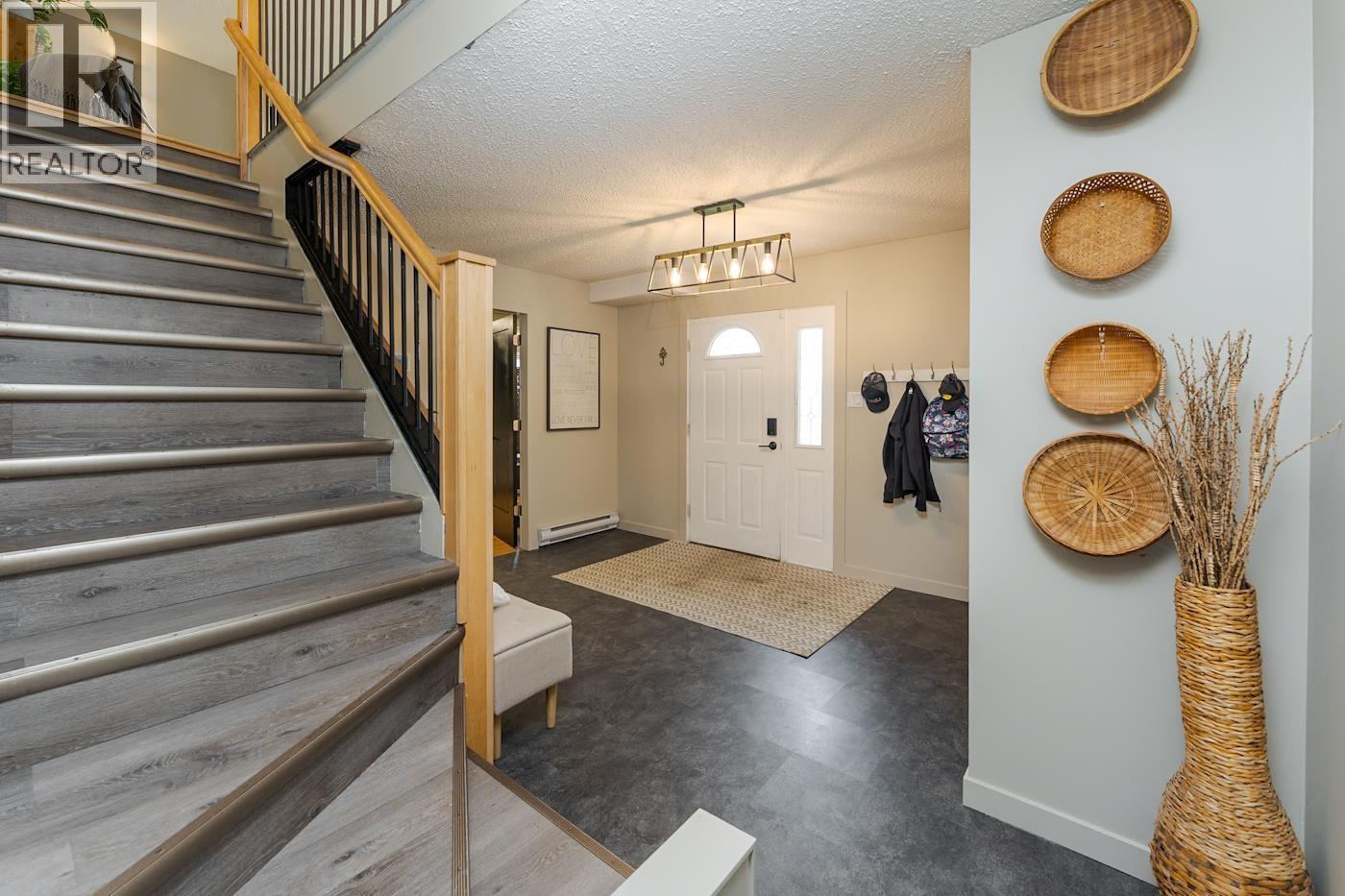 276 MORAN CRESCENT - 4