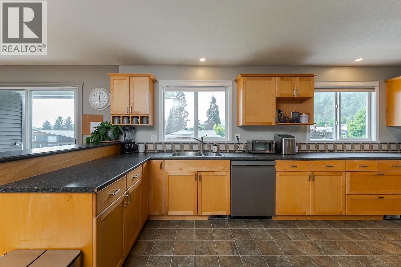 276 MORAN CRESCENT - 9