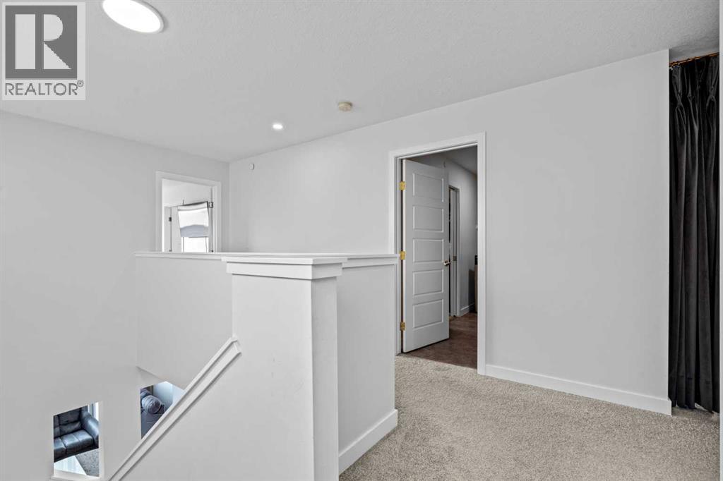 22 Howse Mount NE - 16