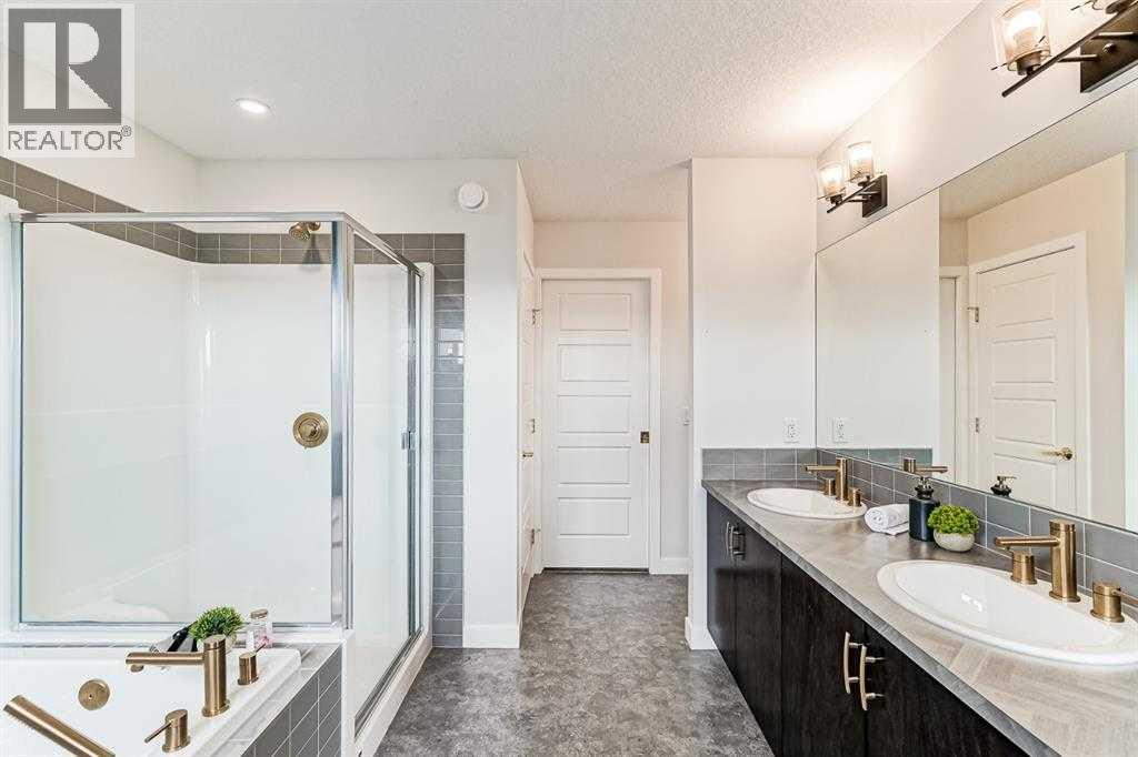 22 Howse Mount NE - 48