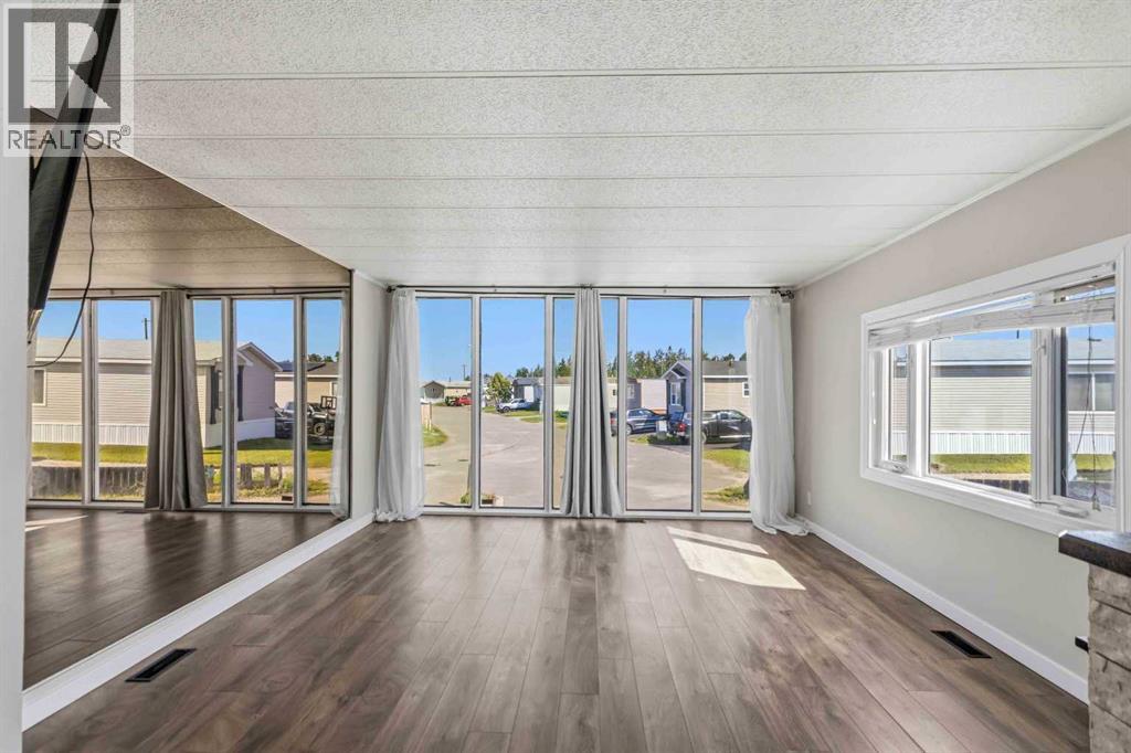 240 Grandview Crescent - 7