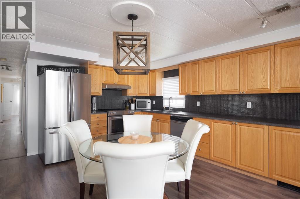 240 Grandview Crescent - 17