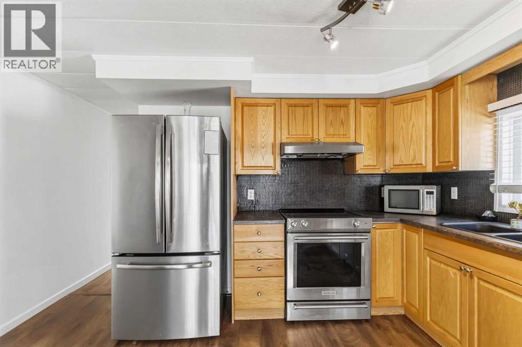 240 Grandview Crescent - 16