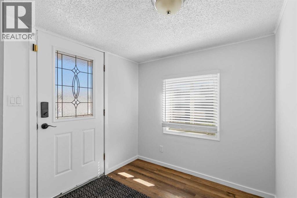 240 Grandview Crescent - 5
