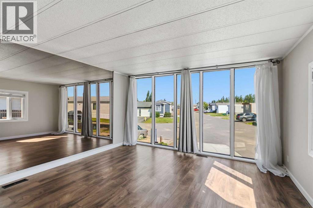 240 Grandview Crescent - 6
