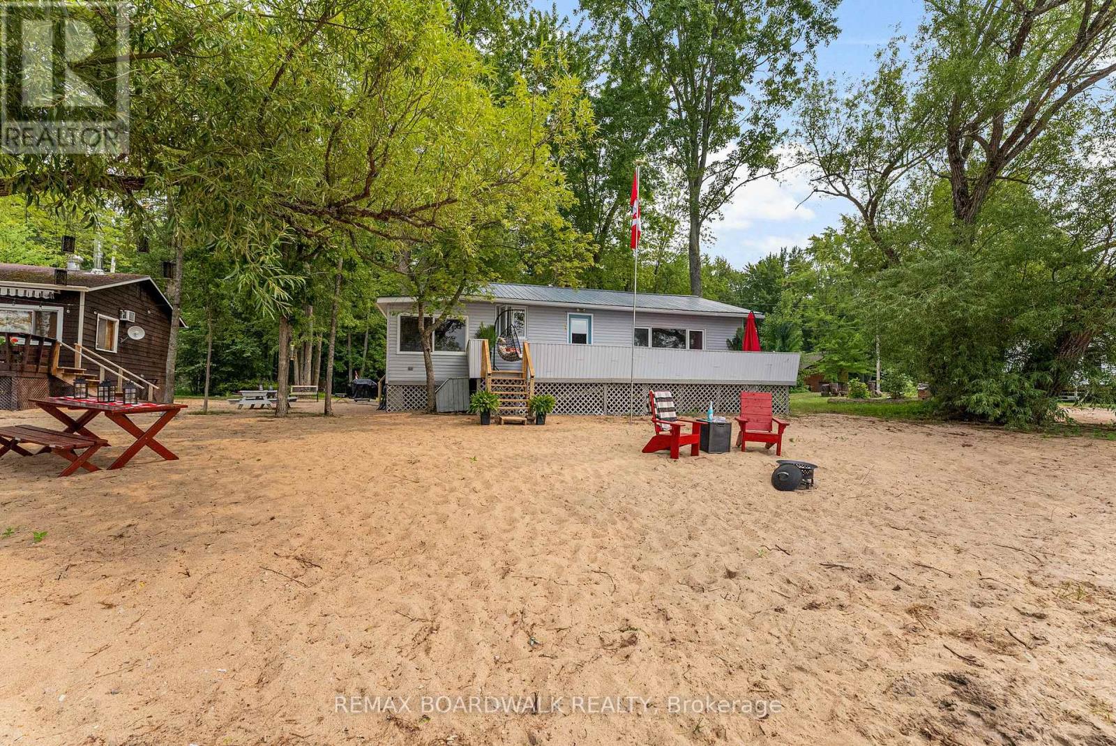 391 LEAVOY LANE - 1