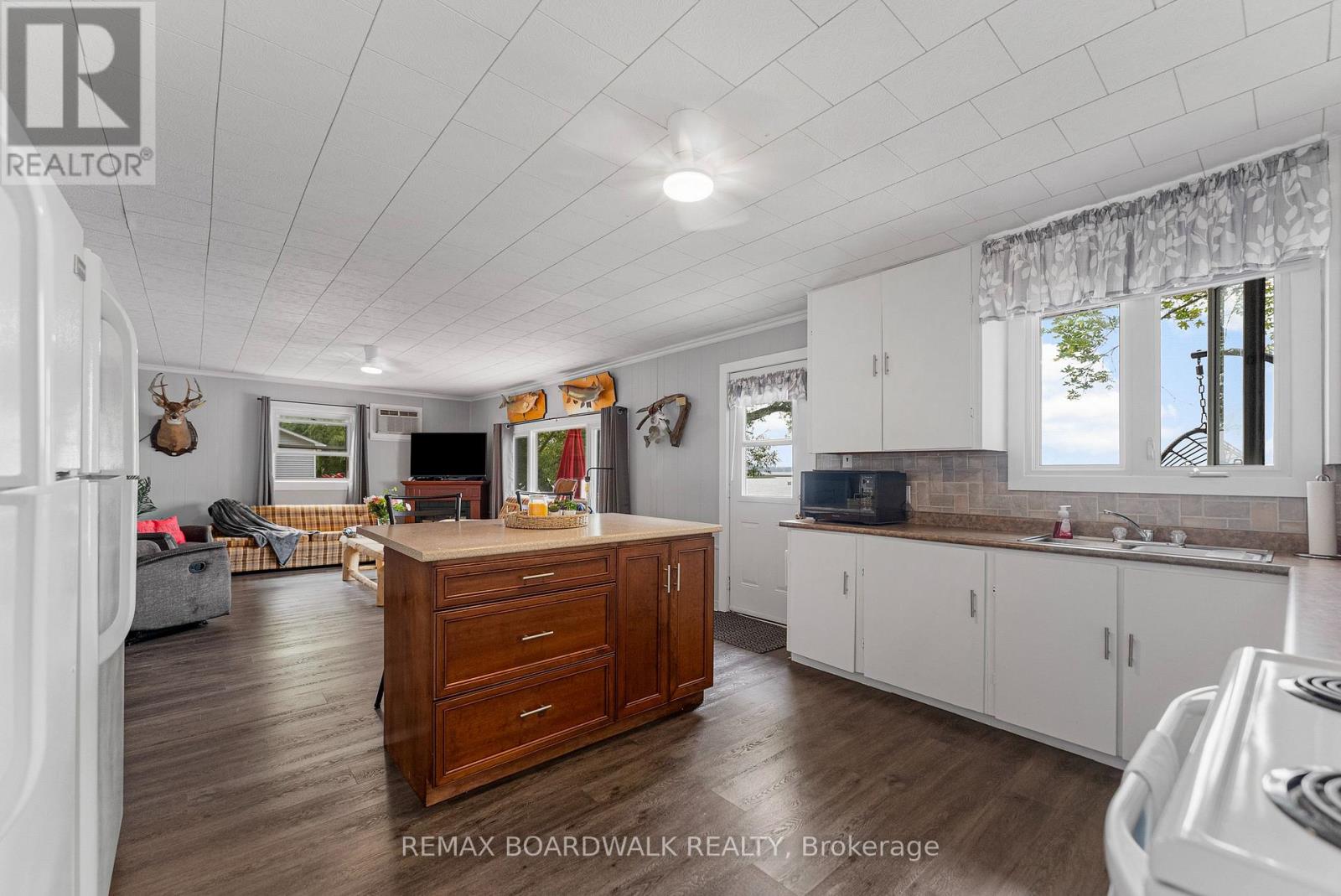391 LEAVOY LANE - 27