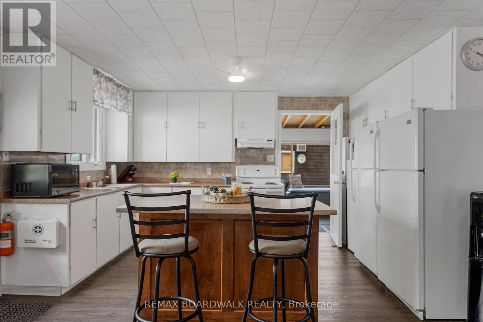 391 LEAVOY LANE - 33