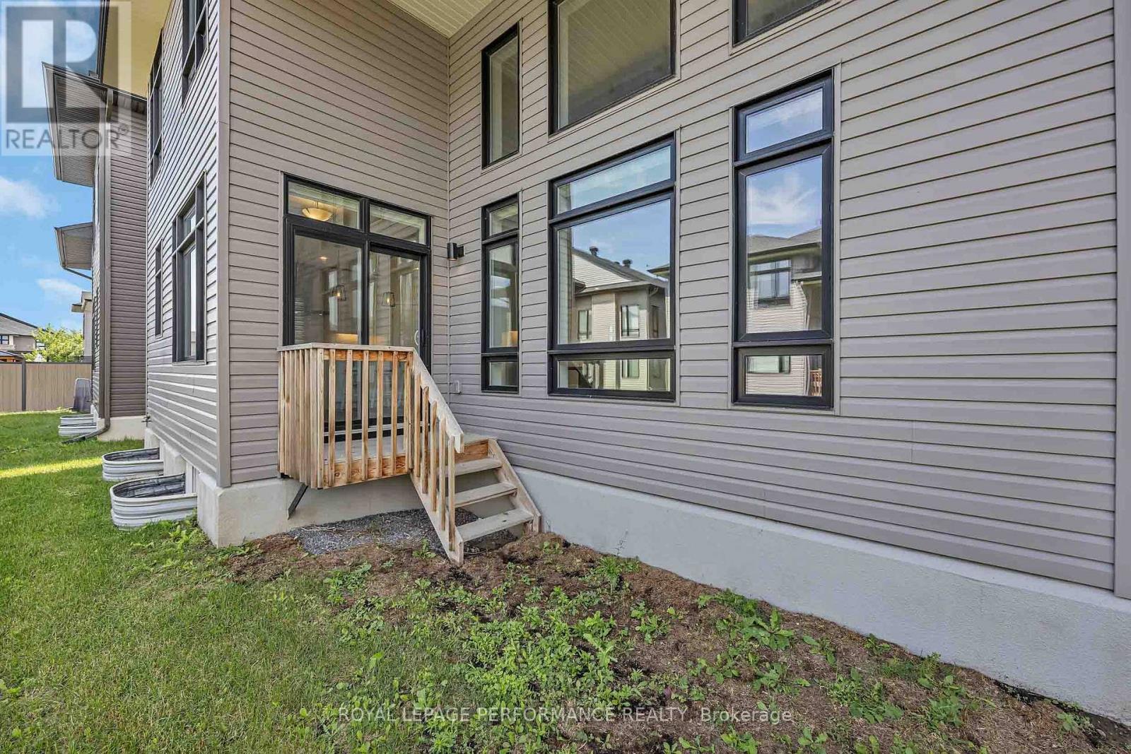 414 LONGWORTH AVENUE - 44