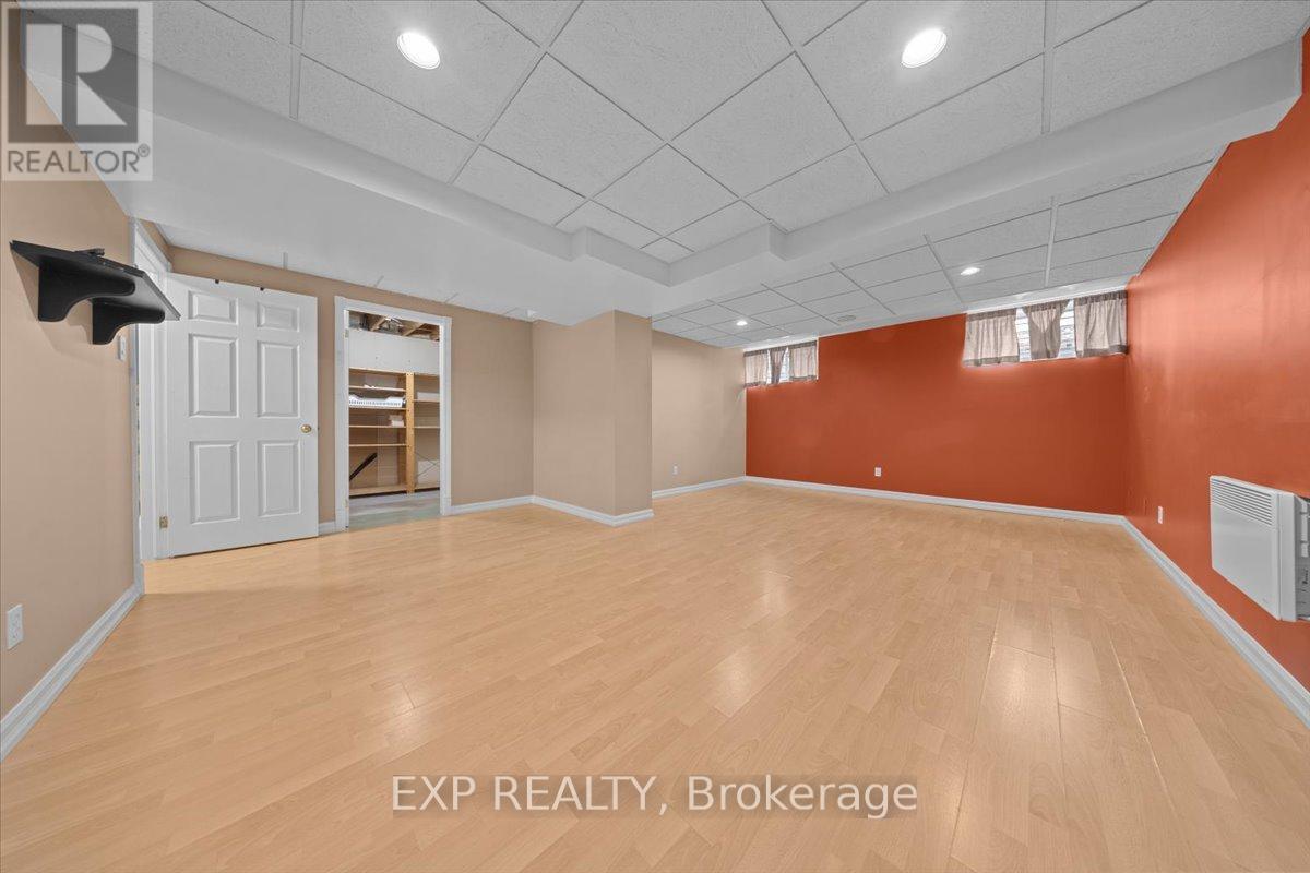851 BEAUREGARD CRESCENT - 33