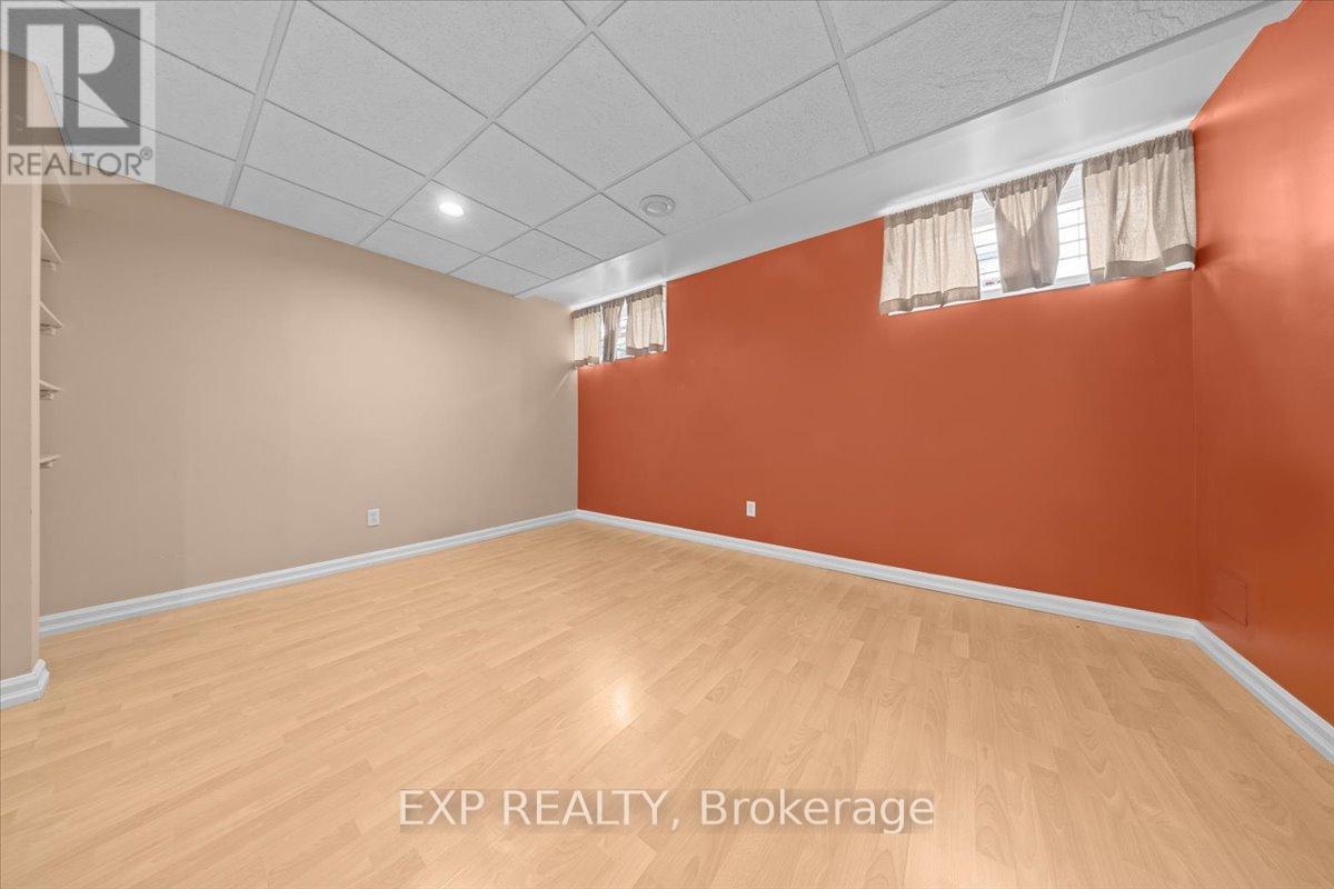 851 BEAUREGARD CRESCENT - 35