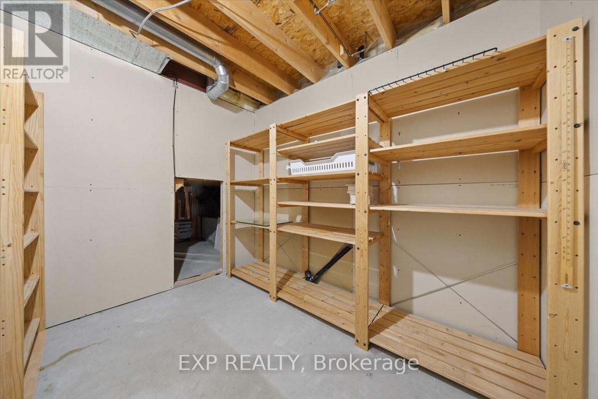 851 BEAUREGARD CRESCENT - 38