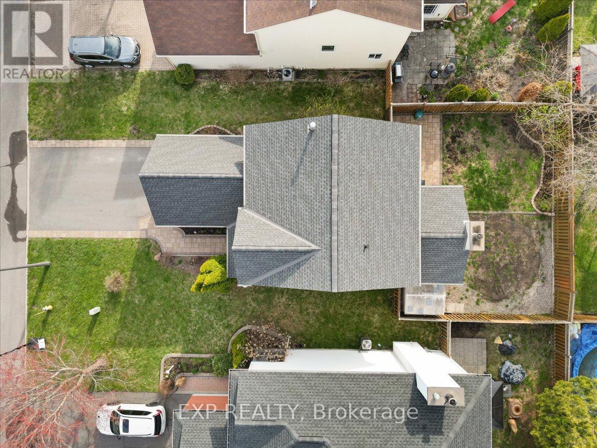 851 BEAUREGARD CRESCENT - 43