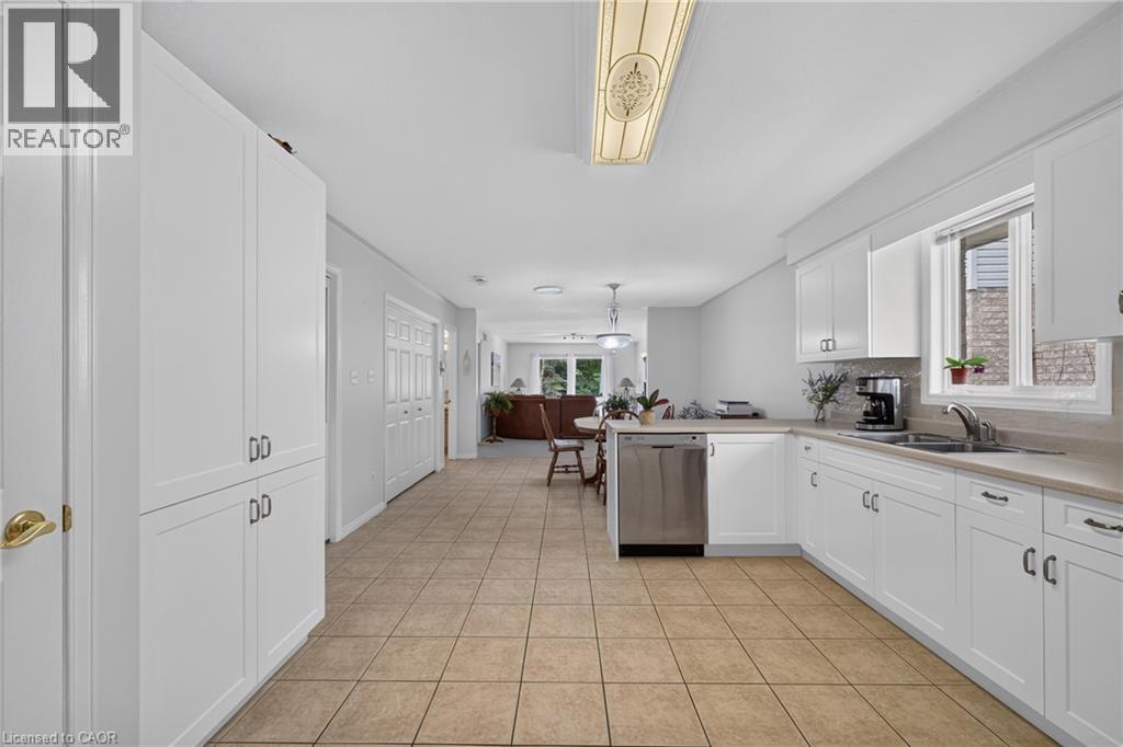95 TOVELL Drive - 11