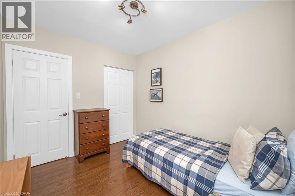 285 SURREY Drive - 30