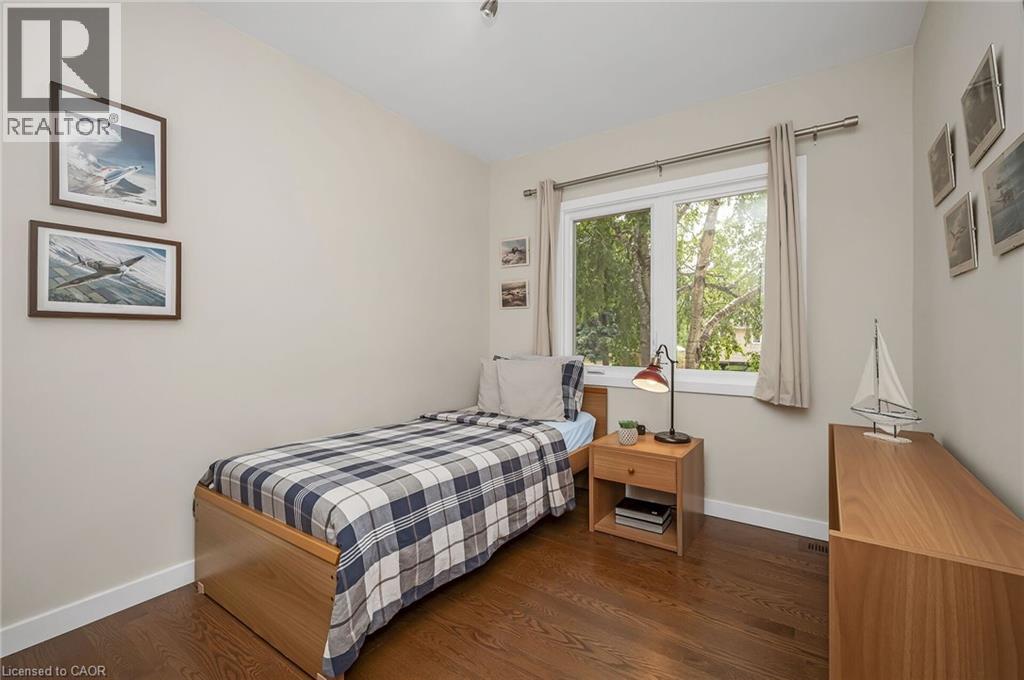 285 SURREY Drive - 29