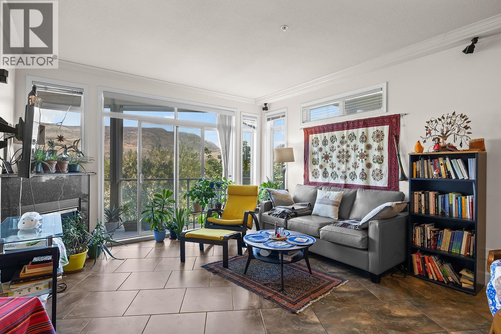 #404 1088 Sunset Drive - 6
