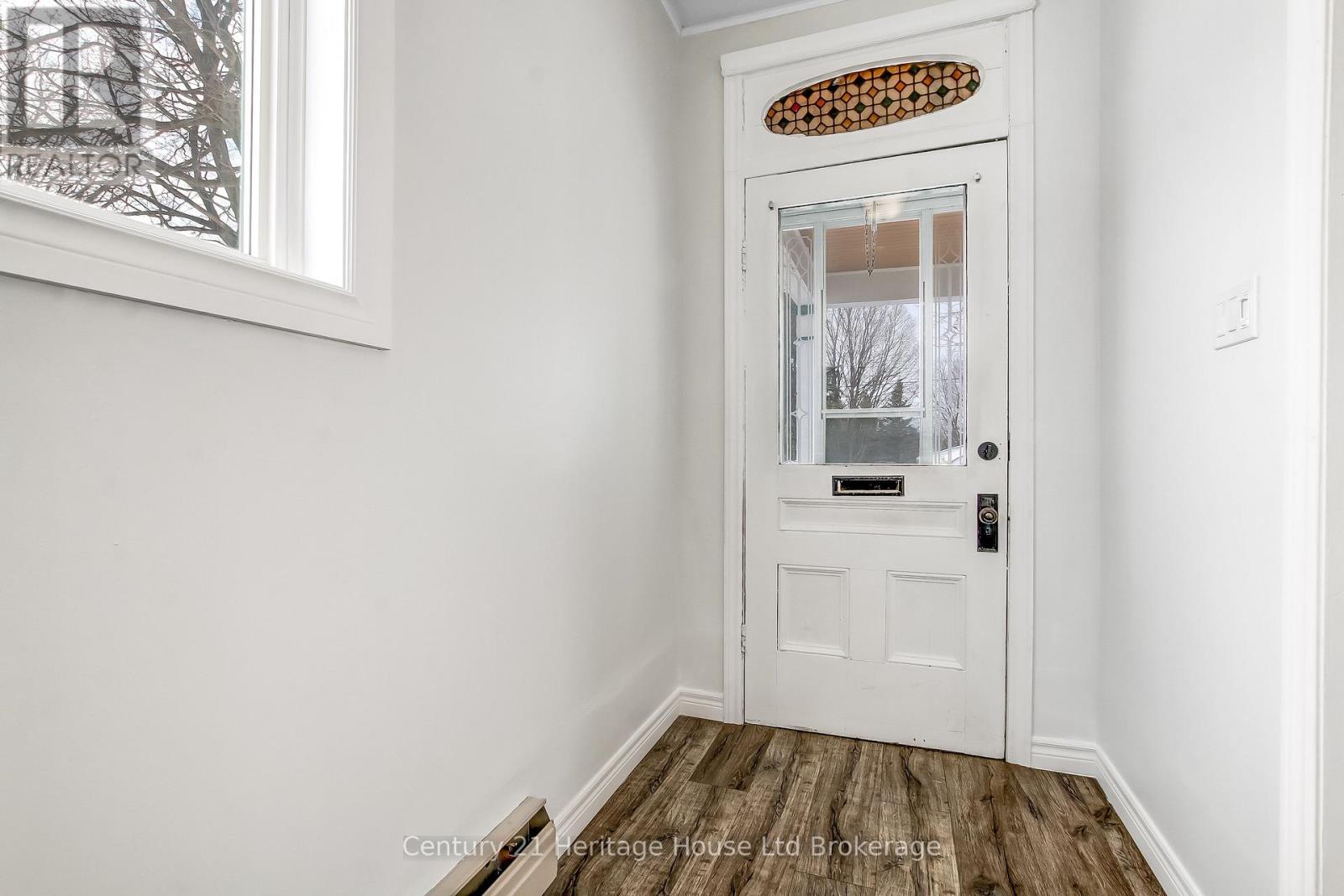152 CHARLES STREET E - 19