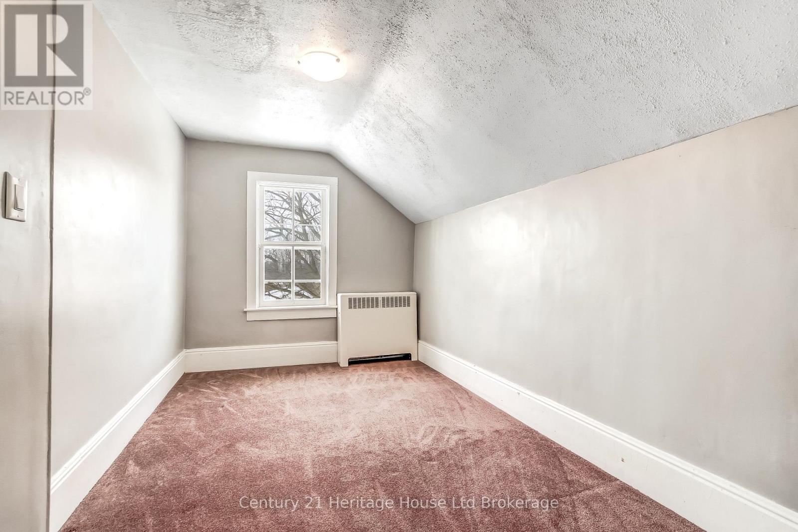 152 CHARLES STREET E - 21