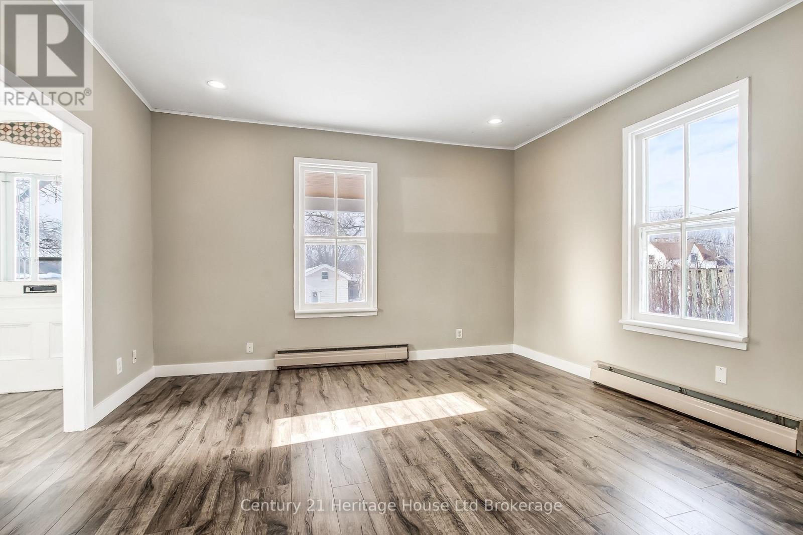 152 CHARLES STREET E - 9