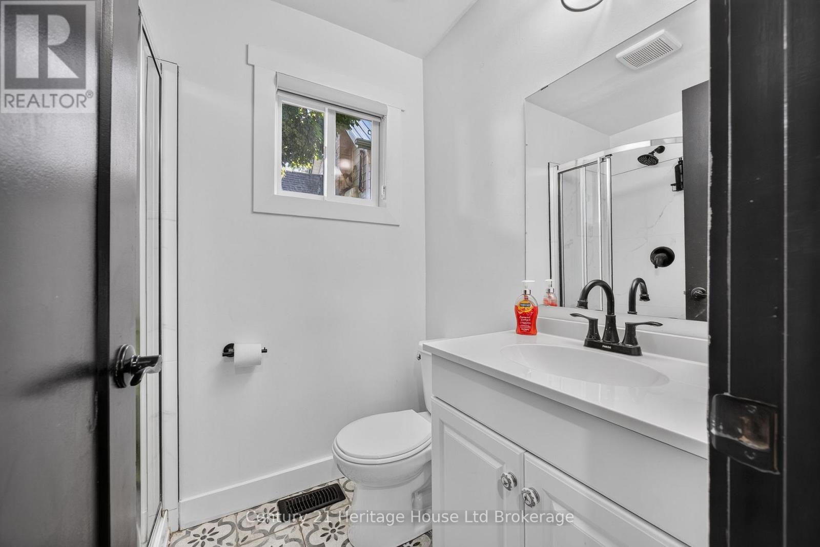 10 PEARL STREET - Image 13