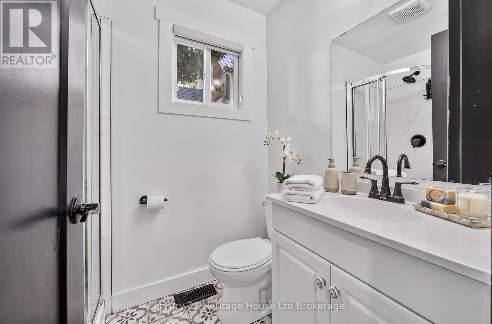 10 PEARL STREET - Image 14