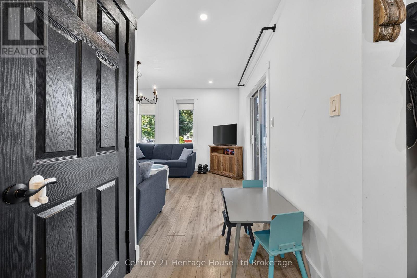 10 PEARL STREET - Image 15