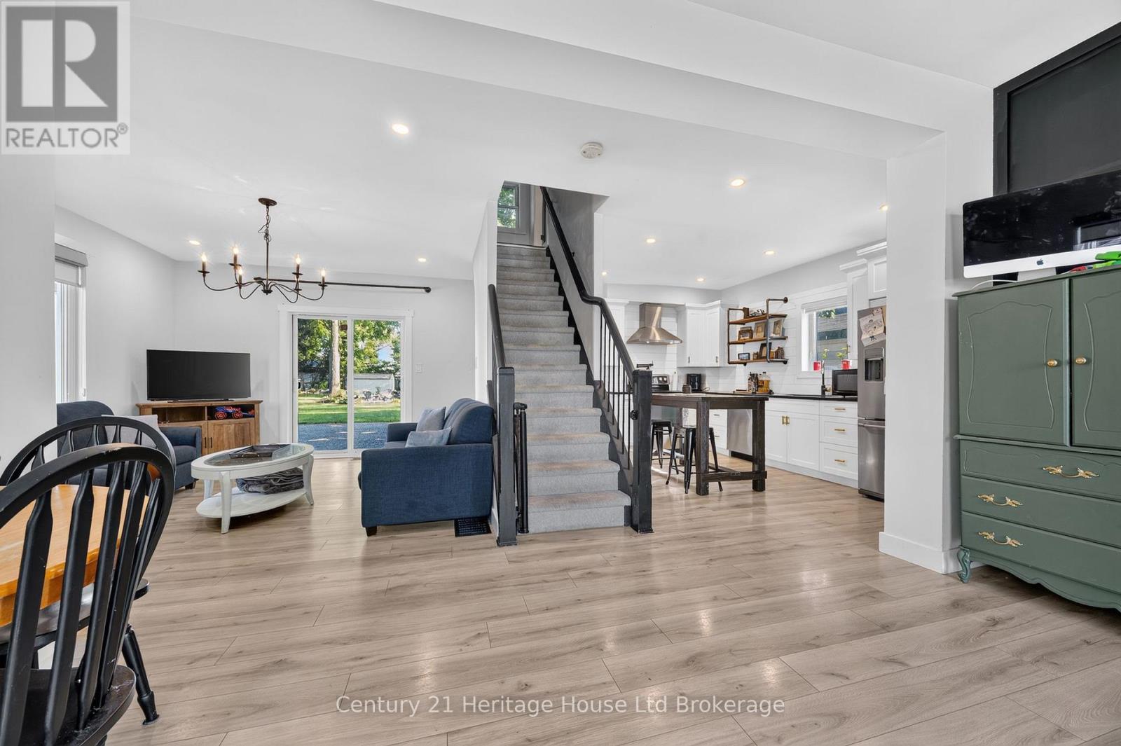 10 PEARL STREET - Image 7