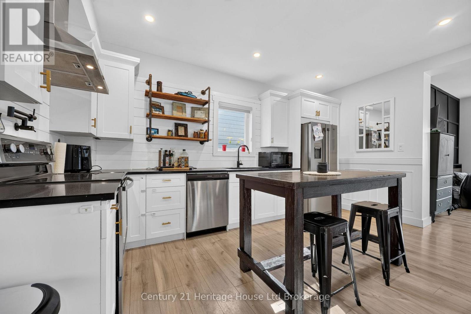 10 PEARL STREET - Image 9