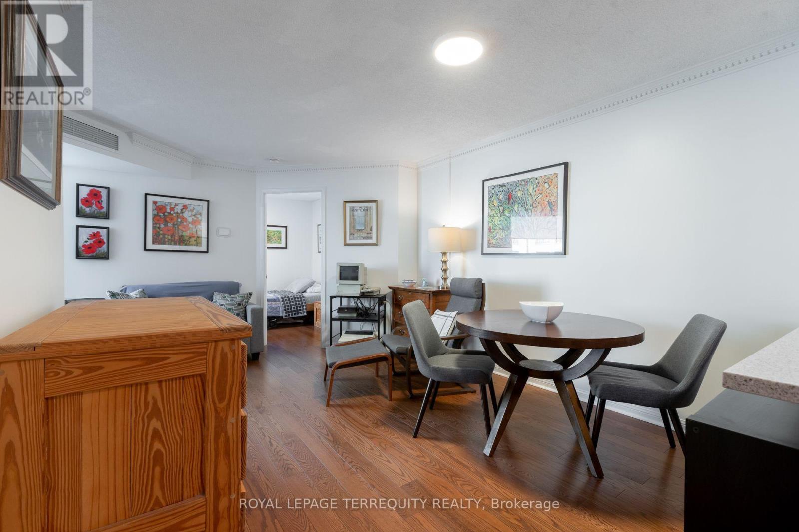 #513 109 FRONT STREET E - 10