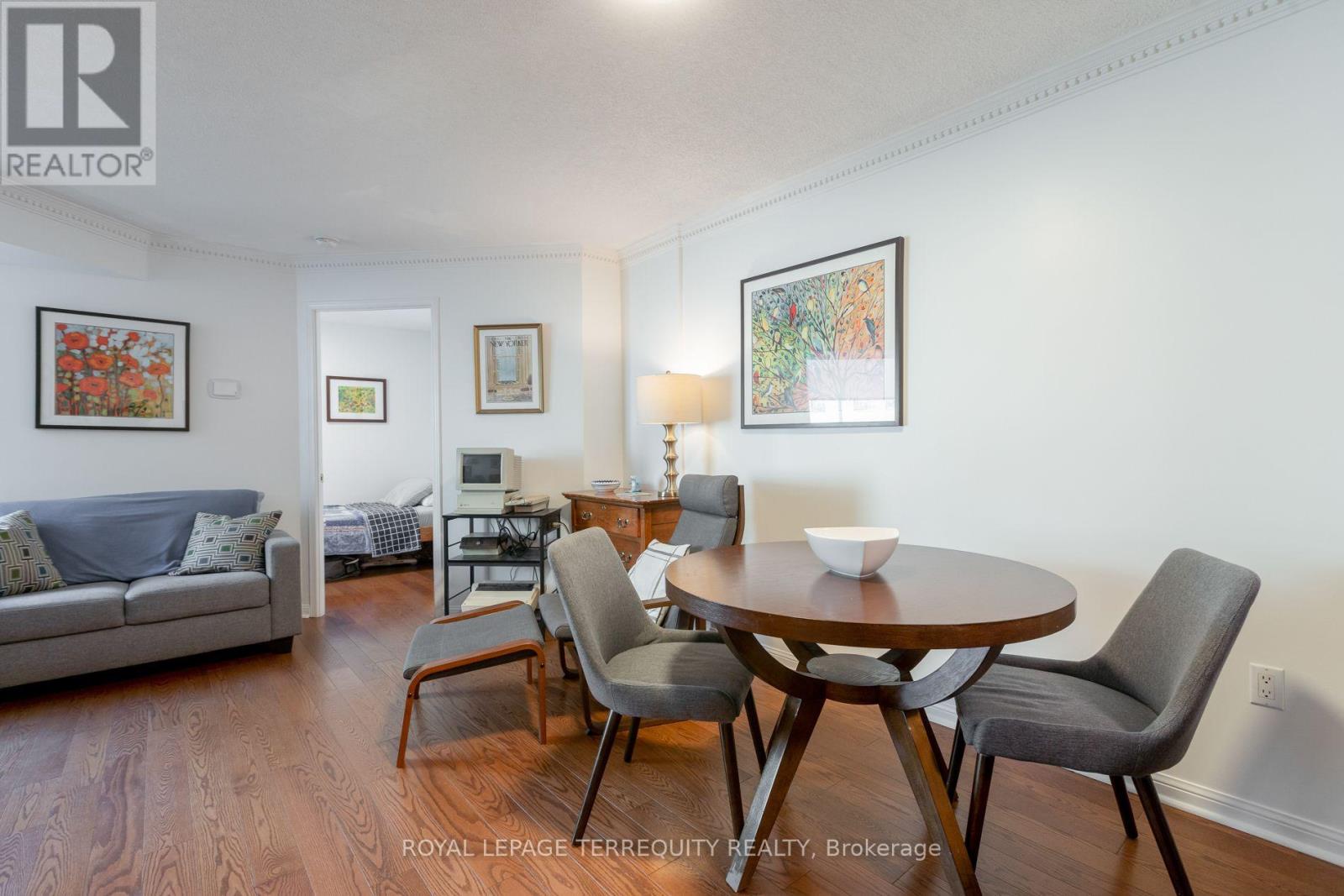 #513 109 FRONT STREET E - 12