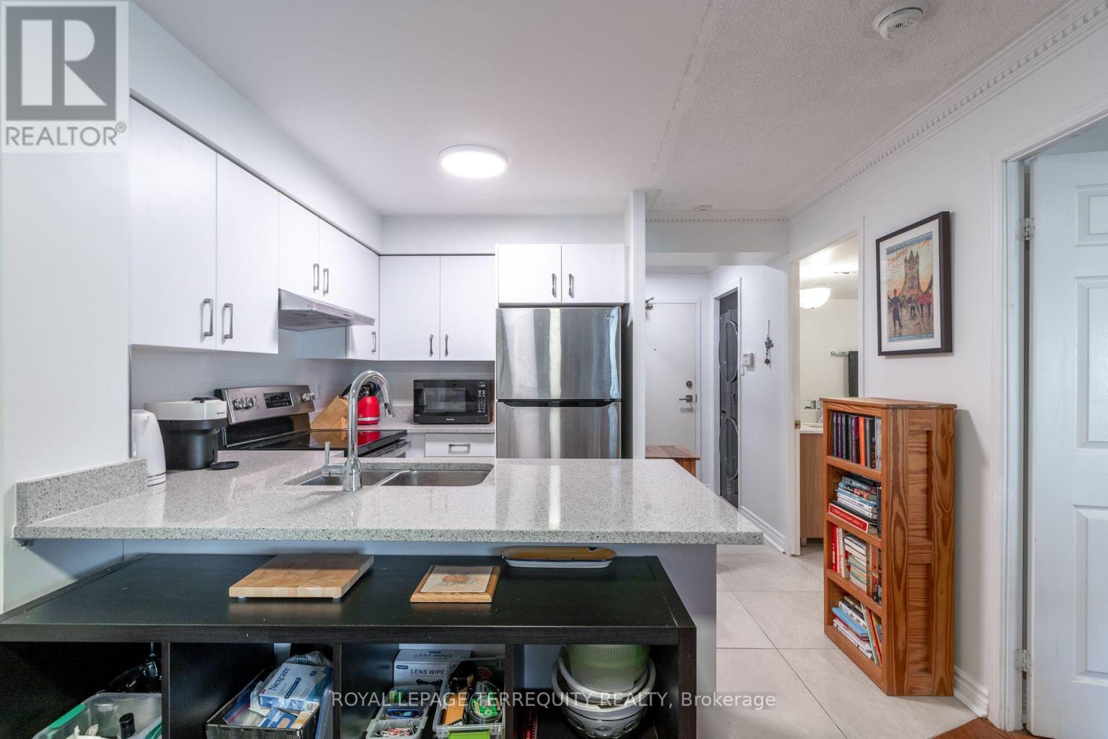 #513 109 FRONT STREET E - 8