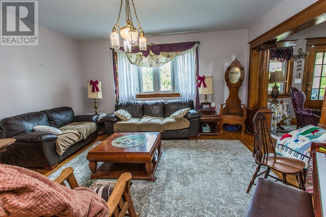 17 Huron ST W - 10