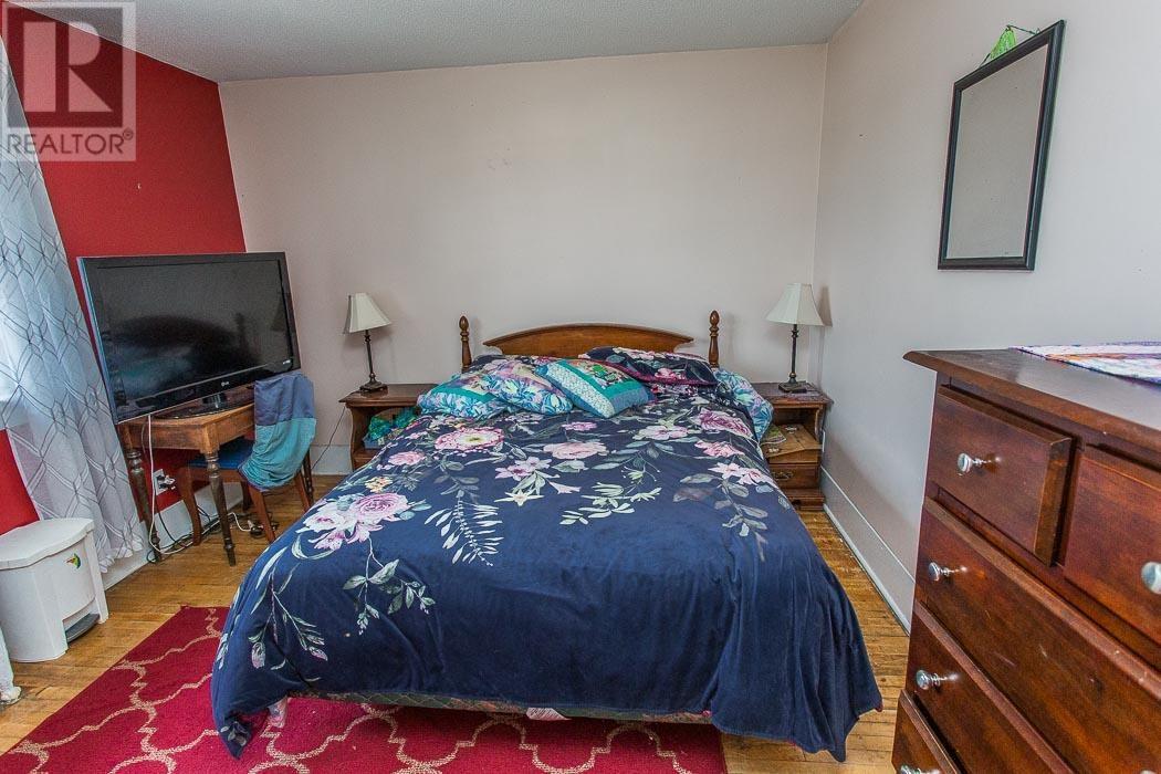17 Huron ST W - 20