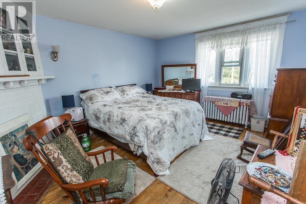 17 Huron ST W - 21